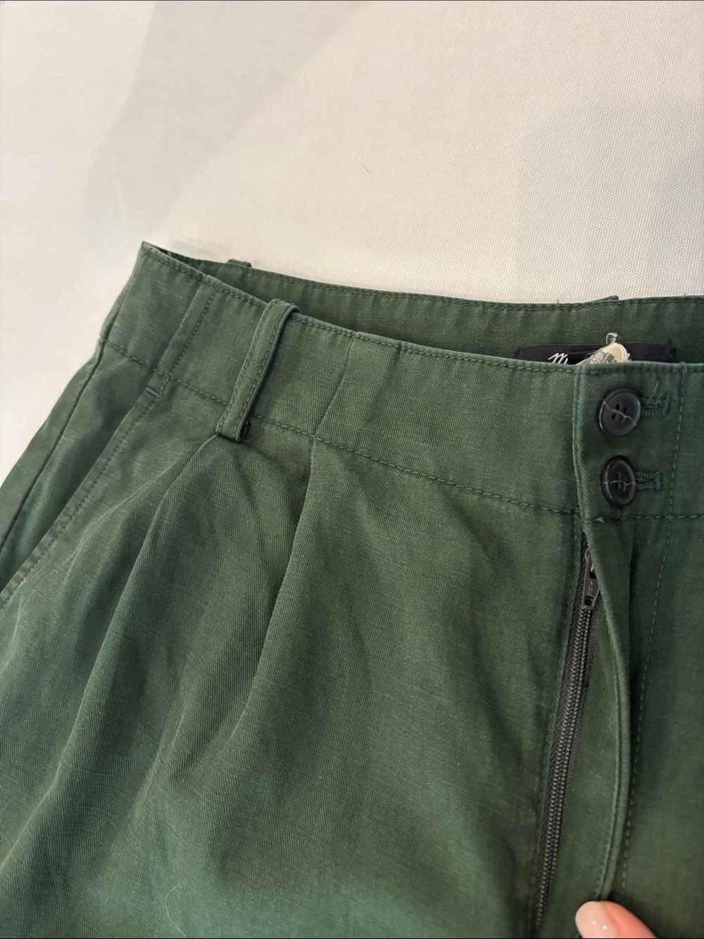 Madewell Army Green Wide-Leg Cropped Cotton Linen Blend Pleated Trousers. 10P - Picture 3 of 12